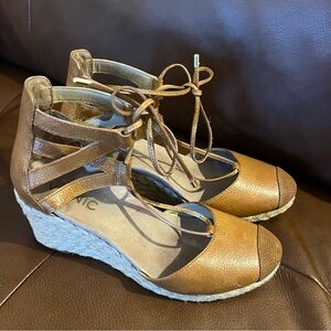 Vionic Tan Brown Espadrille Wedge Sandals